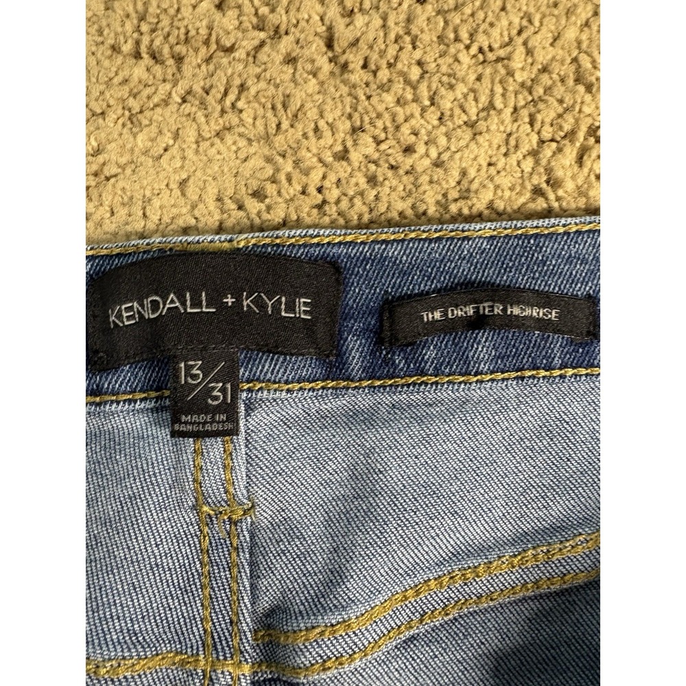 Kendall and Kylie The Drifter High Rise Shorts Women 13/31 Blue Denim - Picture 3 of 11